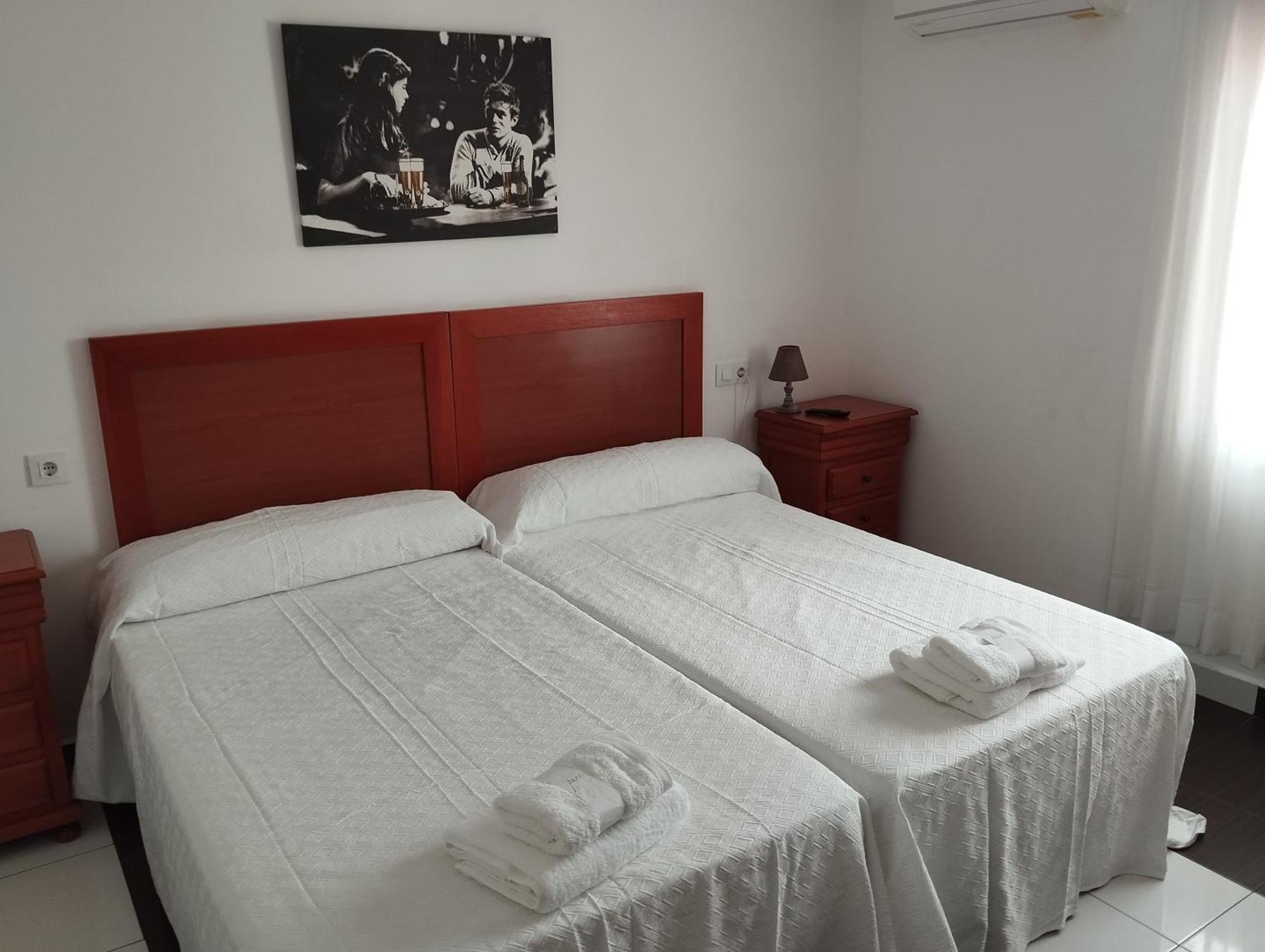 Hostal Bordillas Pomaluengo Esterno foto